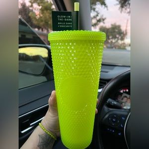 Starbucks tumbler GLOW in the dark LIMITED edition 😍🥤 ((SOLD))